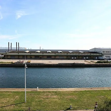 Apartament Le Quai 02 *